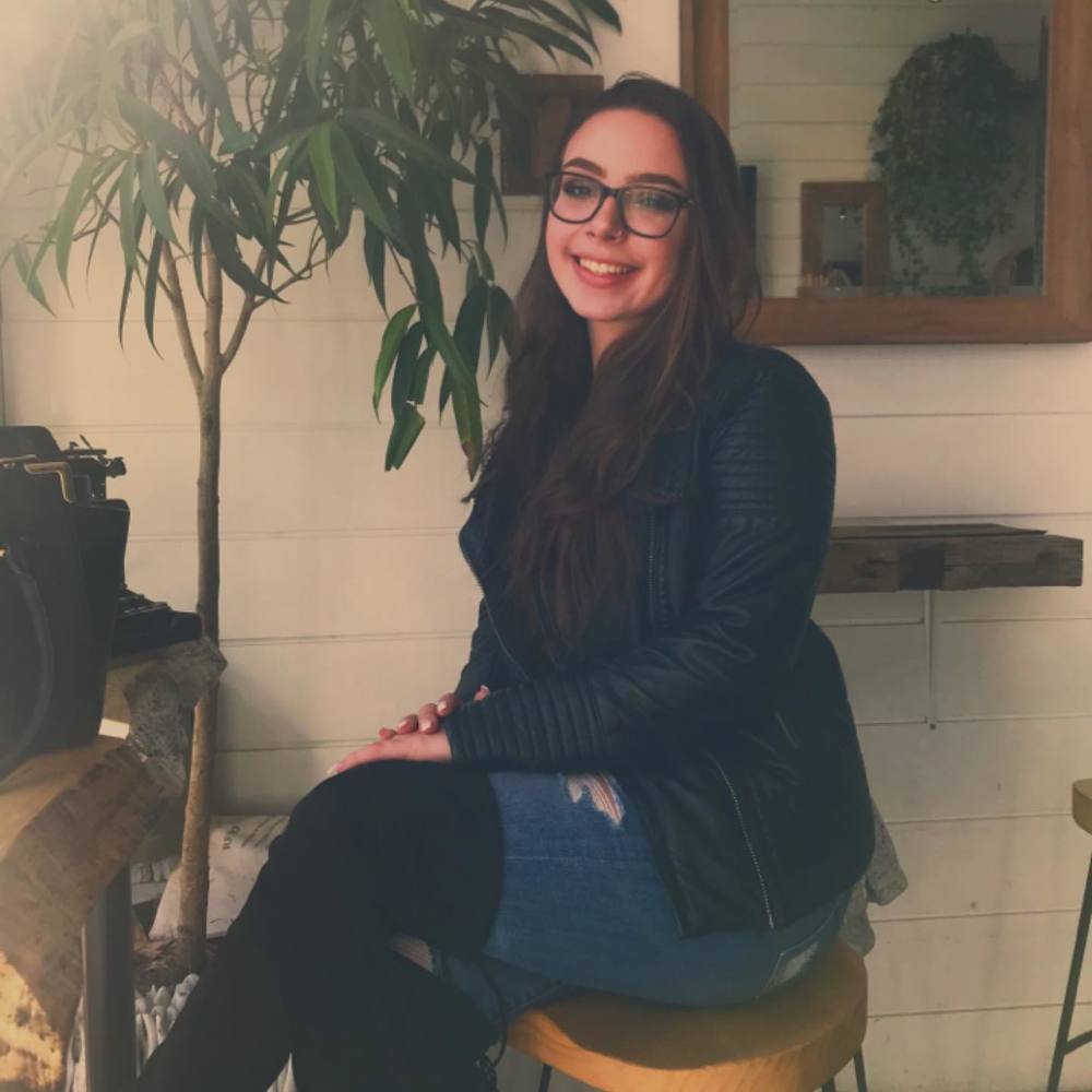 Meet your Posher, Chloe